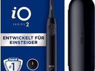 Oral-B Elektrische Zahnbürste iO Series 2, Aufsteckbürsten: 1 St., für die ultimative Reinigung, Reise-Etui
