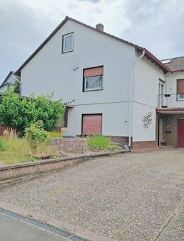 Einfamilienhaus in Kirtorf mit Garten und Balkon - Kirtorf
