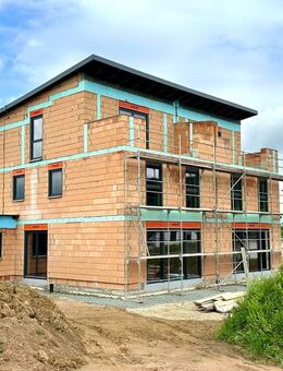NEUBAU: Großzügige DHH mit PV-Anlage, Einbauküche, 2 Bädern, großem Grundstück und Fernblick! - Glashütten (Bayern)
