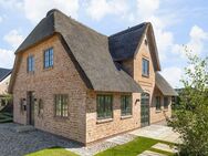 Großzügiges Neubau-Doppelhaus unter Reet in toller Lage von Wenningstedt - Wenningstedt-Braderup (Sylt)