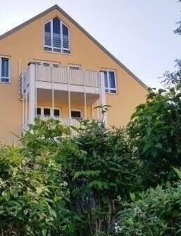Wohnung im grünen, ruhigen Innenhof, 2. OG, Süd-Balkon, helle Wohnküche, Wannenbad mit Fenster - Dresden