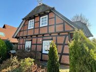 Gemütlichkeit pur - Fachwerkhaus mit Doppelgarage in Rosengarten-Nenndorf!! - Rosengarten (Niedersachsen)