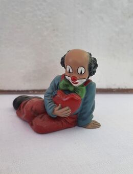 Gilde-Clown, seitlich sitzend - Witten