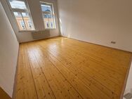 3.OG - Balkon - Stellplatz mgl. - Wanne u. Dusche - Dielenboden u.v.m. - Chemnitz