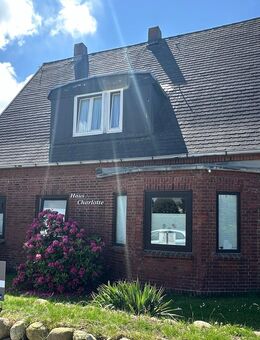Erhaltenswertes Einfamilienhaus mit zwei Wohneinheiten in der Dr.-Ross-Straße - Sylt