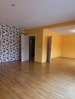 Freie 3,5-bis 4,5-Zimmer-Maisonettenwohnung in ruhiger, zentraler Lage + Stellplatz. - Fellbach