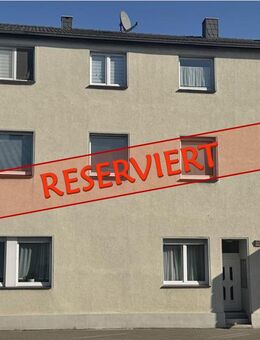 Solide Kapitalanlage in Schmachtendorf- gepflegtes 6-Familienhaus mit 7 Garagen - Oberhausen
