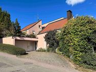 Exklusive Lage mit atemberaubendem Panoramablick! Großzügiges Einfamilienhaus mit ELW 204-23 - Esslingen (Neckar)