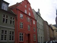 *** Gemütliche frisch renovierte 2 Raum-Wohnung mit Wannenbad und Balkon in der Stralsunder Innenstadt *** - Stralsund
