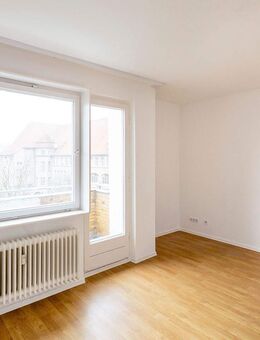 Bezugsfreie Traumwohnung: 2 Zimmer, Südbalkon und perfekter Grundriss in gefragter Lage Steglitz!! - Berlin