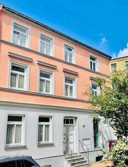 Gepflegtes Mehrfamilienhaus mit Gewerbeeinheit in zentraler Lage der Schweriner Feldstadt - Schwerin