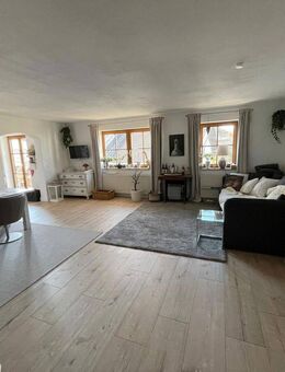 Geräumige und ruhig gelegene 3-Zimmer Wohnung mit Südbalkon, -provisionsfrei- - Bruckmühl
