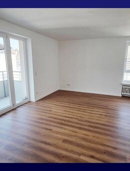 Willkommen in dieser modernisierten 3-Zimmer-Wohnung! Balkon, neues Bad, neuer Boden, Aufzug - Aachen