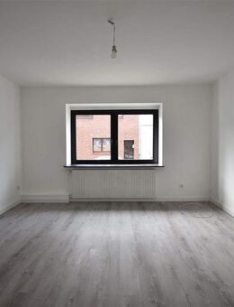 Wohnen im EG! Renovierte 3-Zi-Whg in ruhiger Lage von Oberhausen - Oberhausen