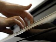 Exam. Musikpädagogin gibt Klavierunterricht (auch online) - Eggenstein-Leopoldshafen