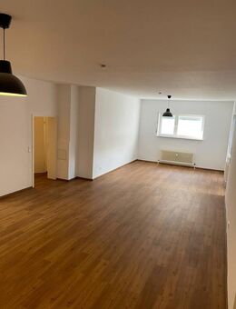 Gewerbefläche mit Wohnraumpotenzial - Souterrainwohnung mit Terrasse - Linkenheim-Hochstetten