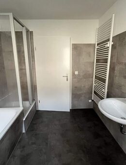 Ihr neues Zuhause im Erdgeschoss - Einbauküche und Pachtgarten nach Wunsch - Chemnitz