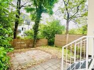 Wohntraum in München-Laim! 2 -Zimmer-Erdgeschoßwohnung mit zwei Gartenanteilen und schönem Grundstück - Grünwald
