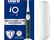 Oral-B Elektrische Zahnbürste iO Series 2, Aufsteckbürsten: 1 St., für die sanfte Reinigung, Reise-Etui, Aufsteckbürstenhalter