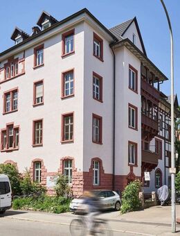 Altbau-Juwel in der Wiehre 6-Zimmer-Wohnung in saniertem Jugendstil-Stadthaus in 79100 Freiburg - Freiburg (Breisgau)