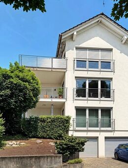 Penthouseähnliche 3,5-Zimmer-Dachgeschosswohnung mit großer Dachterrasse in Östringen, sofort frei - Östringen