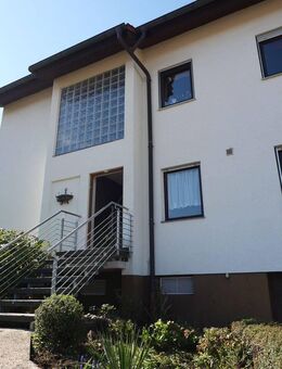 Großes freistehendes Zweifamilienhaus mit 8 Zimmern in angenehmer und naturnaher Lage von Langenzenn (unsere Objektnummer: 03CK0125) - Langenzenn