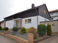 Einfamilienhaus mit Einliegerwohnung und Garage - Lehre