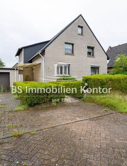 Ca. 1 km vor Oldenburg! Renovierungsbedürftiges Ein-/Zweifamilienhaus mit Garage, Terrasse und Garten! - Edewecht