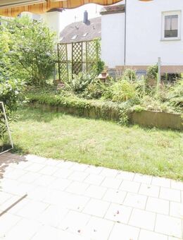 3-Zi.-Terrassenwohnung mit Südgarten, Garage & zentraler Citylage - sofort einziehen oder vermieten - Freiberg (Neckar)