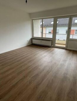 Frisch saniert: 2 Zimmerwohnung mit Balkon - Heusenstamm