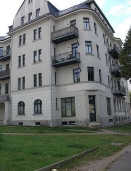 Schick ! Tolle zentrale Lage ! Tolle 2-Raum-DG-Wg. mit modernem Laminat - Chemnitz
