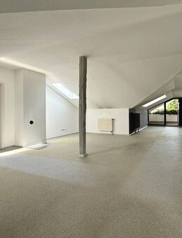 2-Zimmer-Dachgeschosswohnung mit Charme in Waldkraiburg - Waldkraiburg