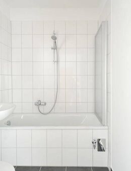 ab August 2025: bezugsfertige/neu sanierte 2-Raum-Wohnung, mit Balkon - Halle (Saale)