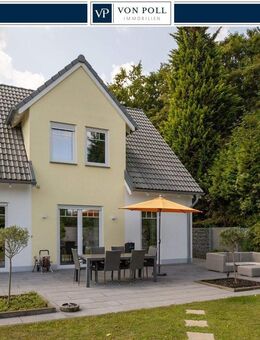 Neuwertiges, freistehendes Einfamilienhaus mit Pool und tollem Garten in zentraler Lage - Grevenbroich