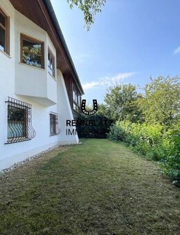 Charmantes EFH mit Wintergarten, Keller und Garage in Bad Abbach. Frei. - Bad Abbach