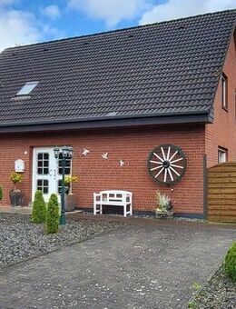 *Verkauft* Charmantes Ein- / Zweifamilienhaus, das jede Menge Platz und Komfort bietet! // Ramsloh - Saterland