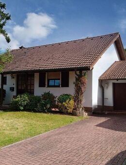 Freistehendes Einfamilienhaus mit Garage und Einliegerwohnung - Landstuhl (Sickingenstadt)