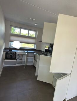 Moderne weiße Küche 2020 Inklusive Geräte-Top Zustand Nr(L124) - Köln
