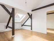 Im hellen Dachgeschoss: 2-Zimmer-Altbauwohnung mit modernem Komfort - Leipzig