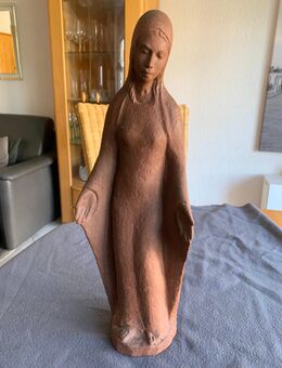 Madonna Statue aus Ton - Hennef (Sieg)