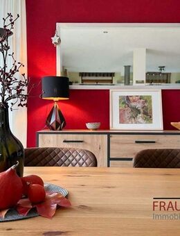 Exklusives Architektenhaus mit drei Wohneinheiten und Wellnessbereich in Tengen - Tengen