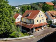 Teilsaniertes Mehrfamilienhaus mit 6 Wohneinheiten und Ausbaureserve - Weidenberg