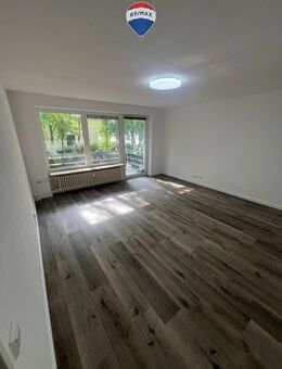 Frisch renovierte 3-Zimmer-Wohnung mit Balkon und Garagenstellplatz in den Elbvororten - Hamburg