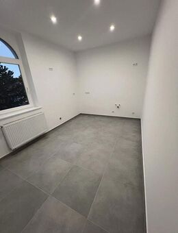 Frisch renovierte 4-Zimmer 1.OG-Wohnung - Südstadt / Döhren - Hannover