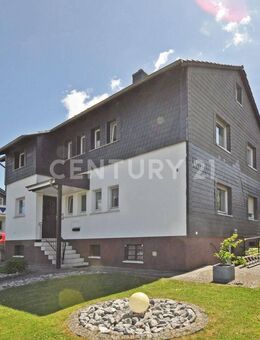 Zweifamilienhaus mit schönem Garten in ruhiger Lage - Ebsdorfergrund