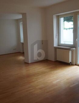 KOMFORTABLES ZUHAUSE MIT CHARME UND INDIVIDUALITÄT - Düsseldorf