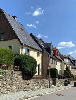 Sanierungsbedürftiges Reihenendhaus in der historischen Altstadt von Zschopau. - Zschopau