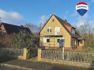 Orangenbaumblätter liegen auf dem Weg - Das Haus am See - Oldenstadt - Uelzen