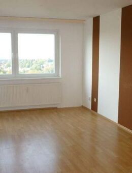 Uetersen Zentrum 3,5 Zimmer + Küche, Wannenbad, Balkon, Aufzug, Stellplatz - Uetersen