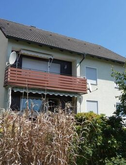 Vermietetes Zwei-Familien-Wohnhaus mit Doppelgarage - Vilseck
